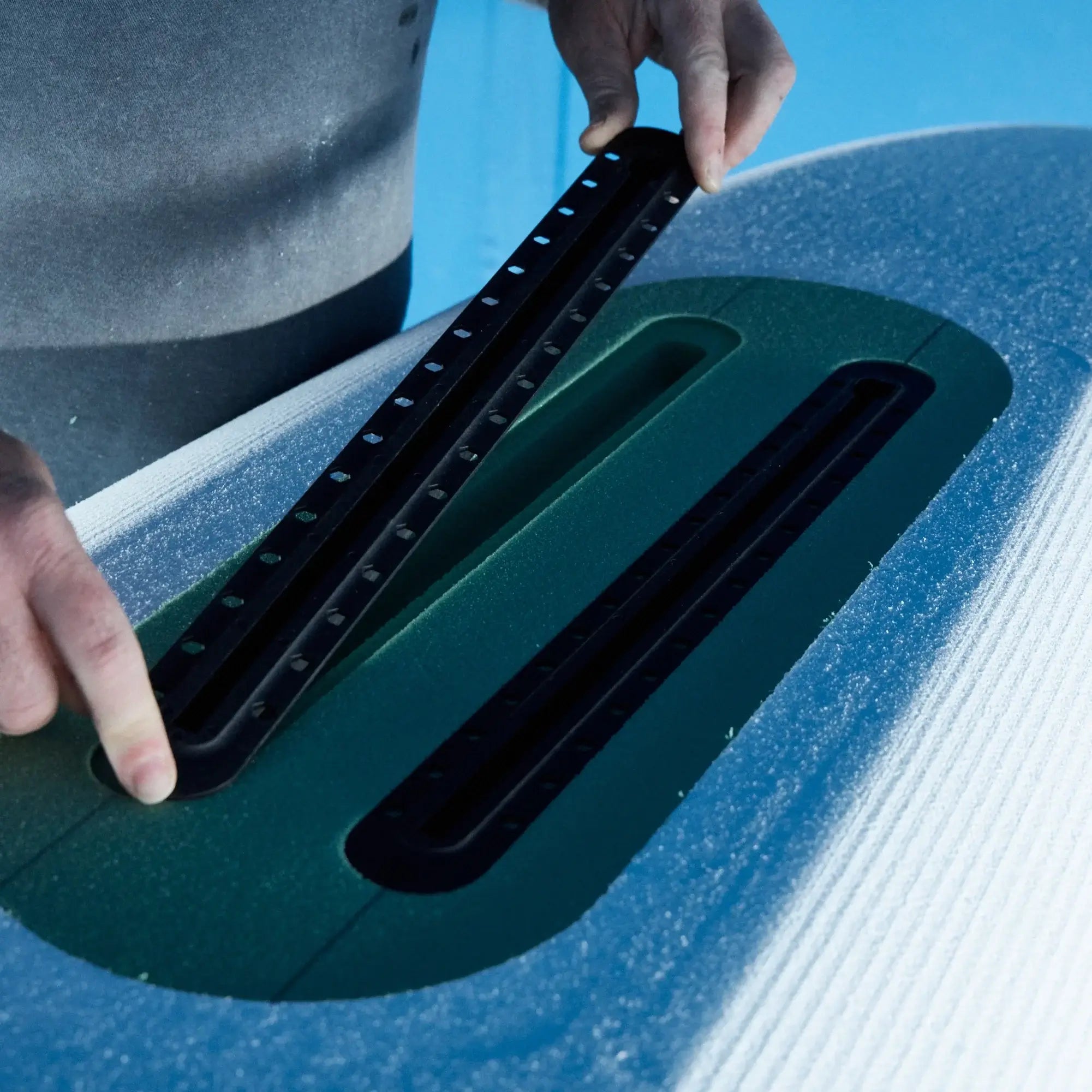 Foilboard Track 15.75"/ 400MM + High density foam insert